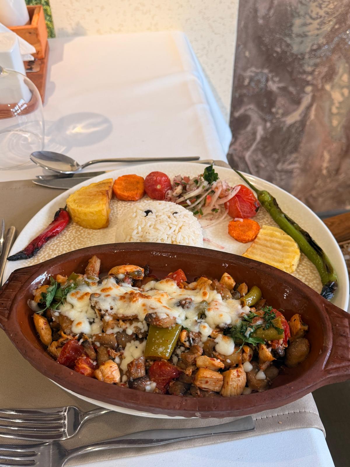 KİREMİTTE MANTARLI TAVUK 